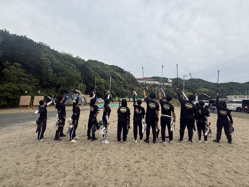 W県立W高等学校　アーチェリー部様の着用写真