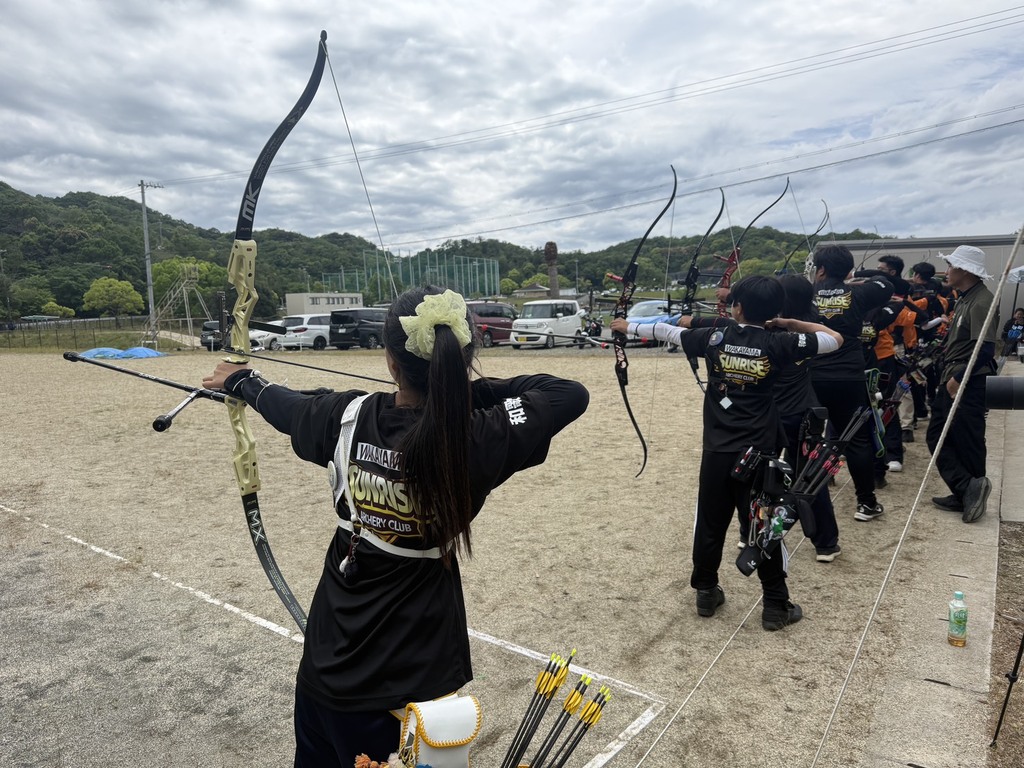 W県立W高等学校　アーチェリー部様の着用写真 2