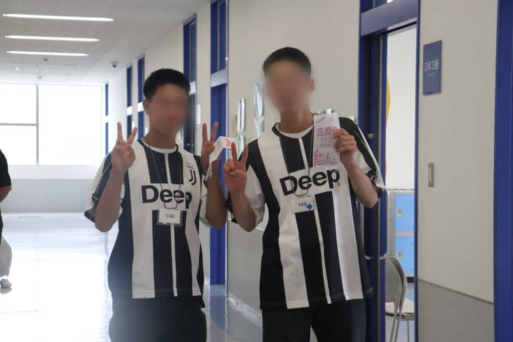 T高等学校　3年5組様の着用写真 2
